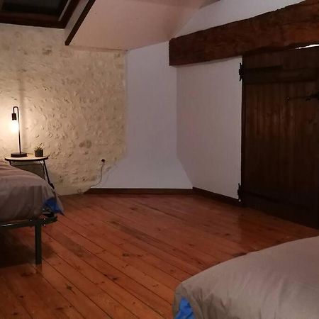 Maison Charentaise A La Campagne Becheresse Экстерьер фото