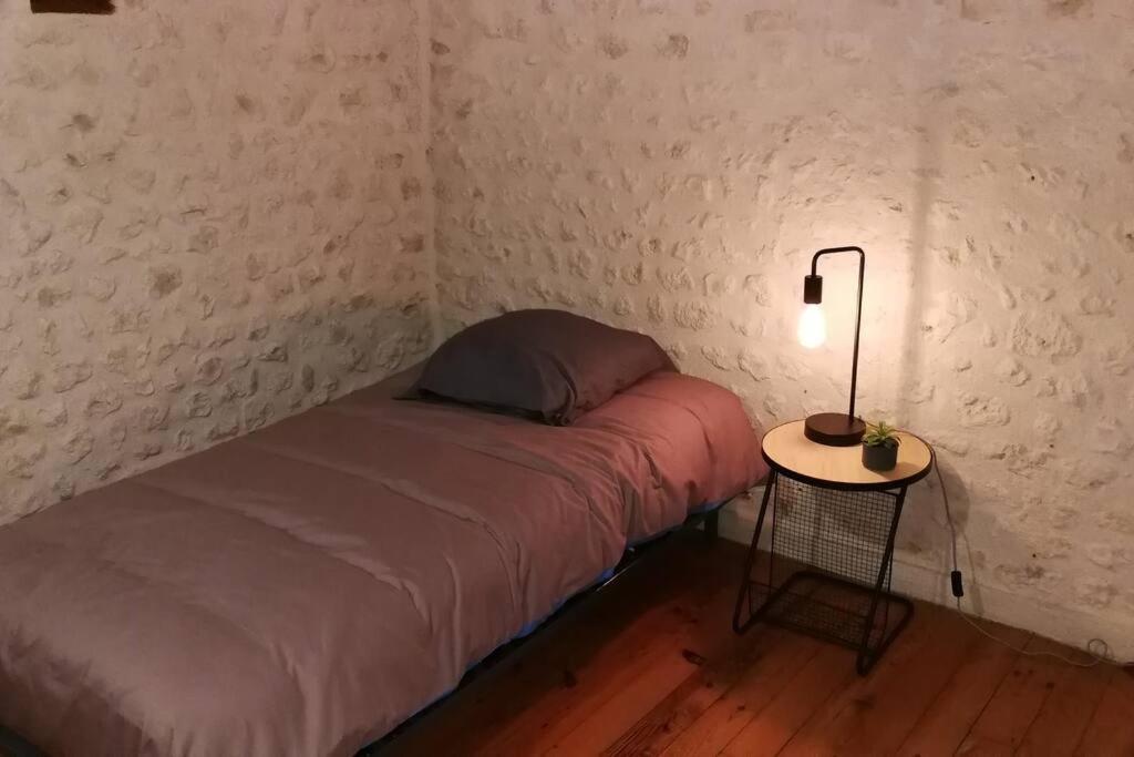 Maison Charentaise A La Campagne Becheresse Экстерьер фото